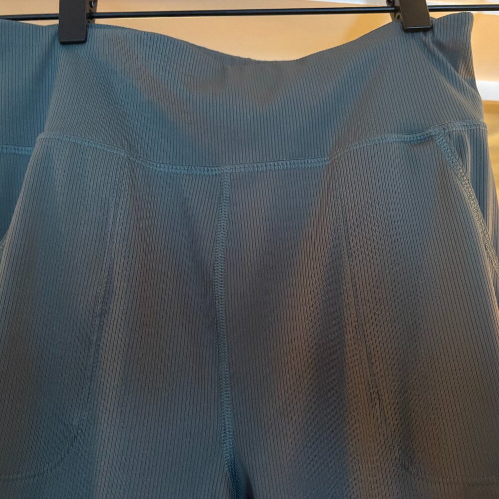 Old Navy Sage Joggers. Size XL - Picture 5 of 9